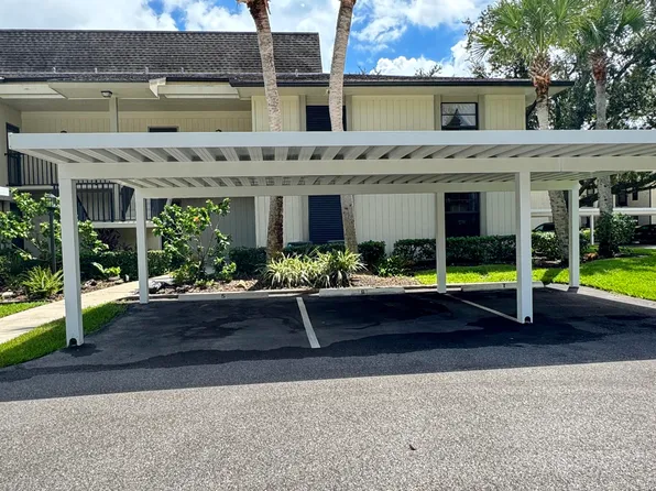16 Plantation Drive #105, Vero Beach, FL 32966
