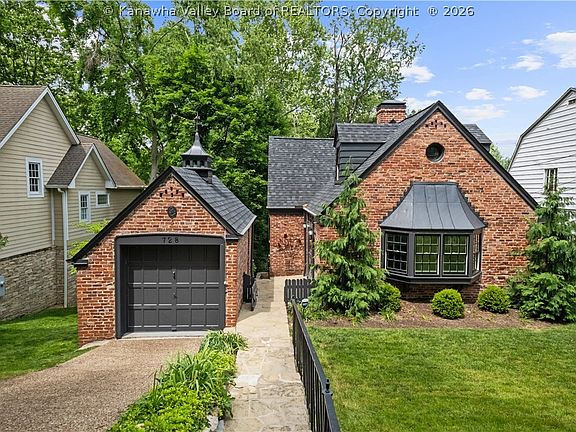 3rd image of 728 Myrtle Rd