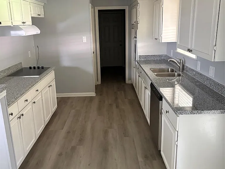 1402 Bellaire Blvd — Photo 4