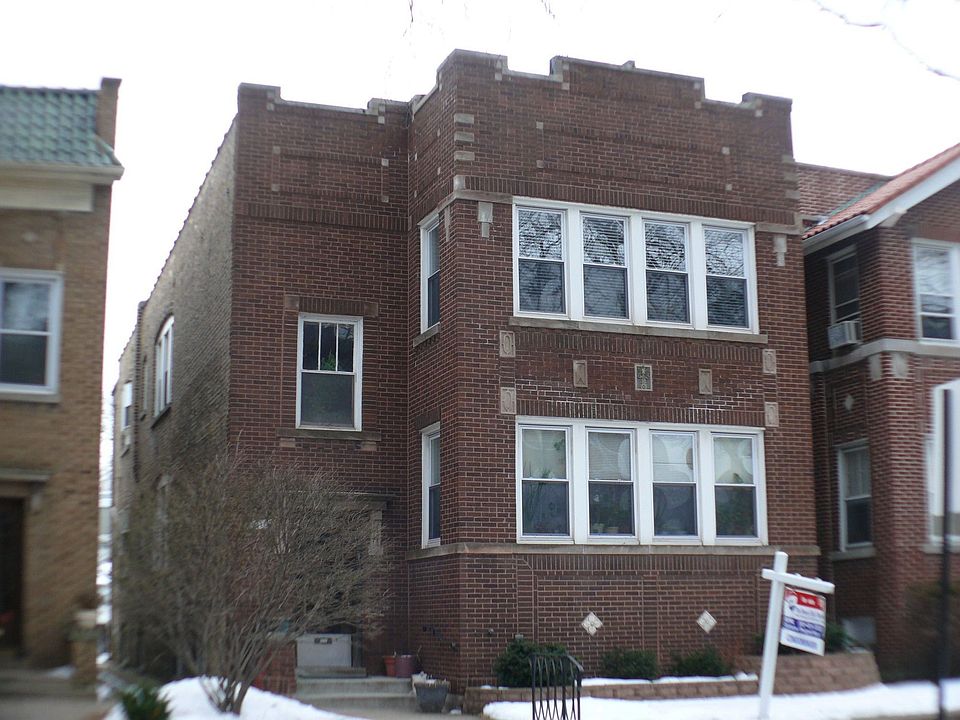 1st image of 5016 N California Ave #3