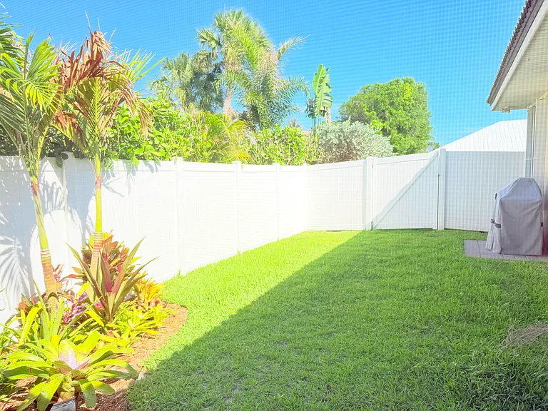 1124 Admirals Walk — Photo 27