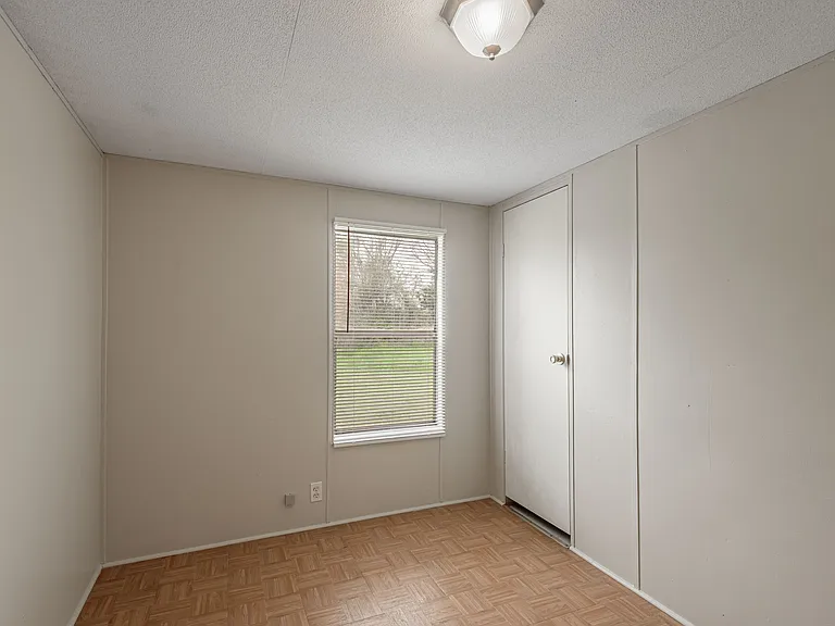 1345 FM 405 Rd #4 — Photo 14