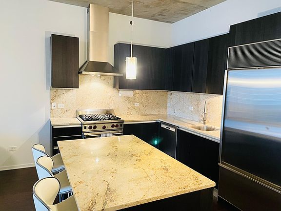 3rd image of 600 N Fairbanks Ct Unit 2309