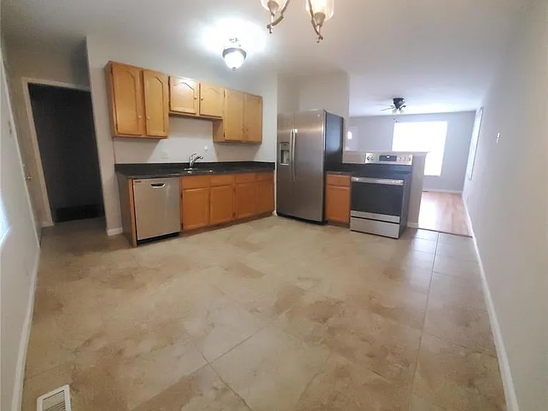 12106 Belaire Pl — Photo 8