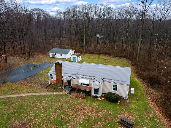 5th image of 114 Hall Rd