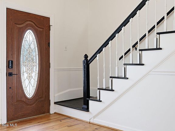 3rd image of 949 Teakwood Drive