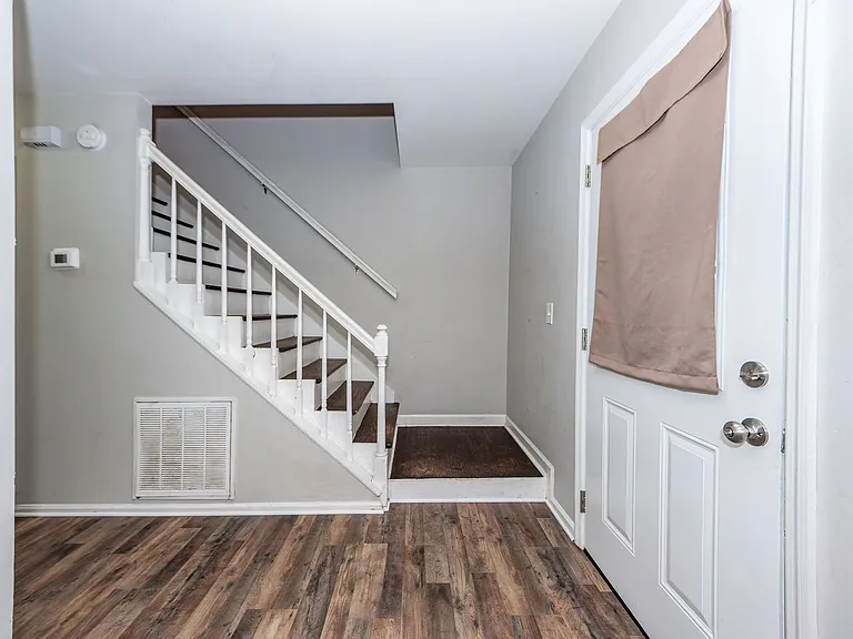 176 Ponderosa Dr — Photo 2