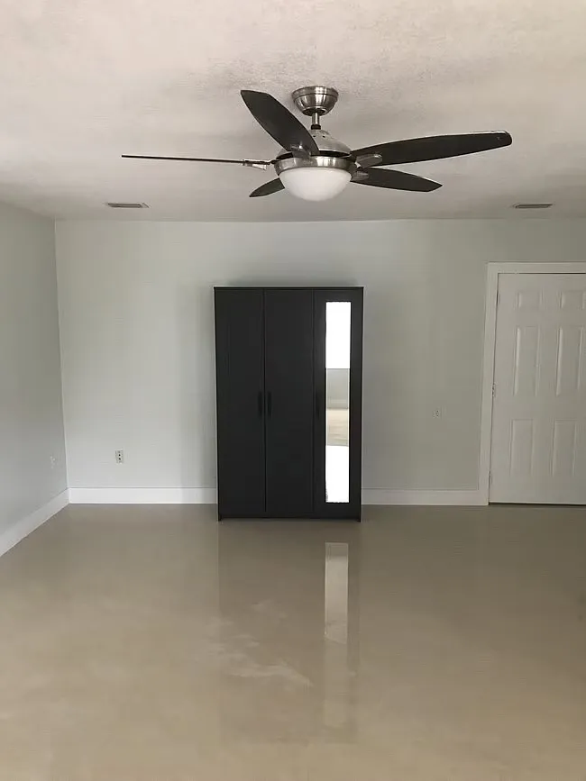 Studio, 400 sqft, $1,600 — Photo 3