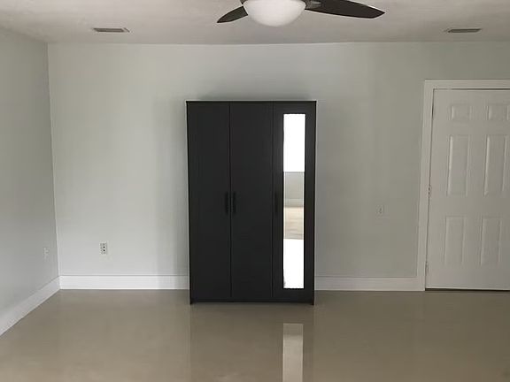 3rd image of 2750 SW 114th Ave #1