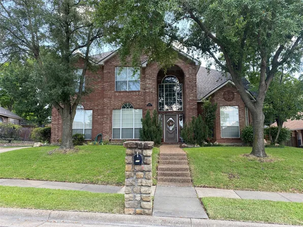 7604 Chestnut Dr, North Richland Hills, TX 76182