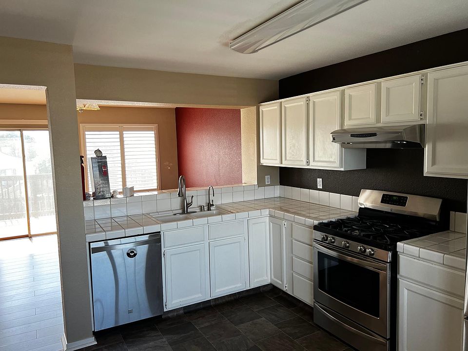 2nd image of 16135 5th St