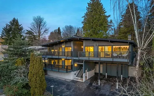 5036 44th Ave NE Photo 1