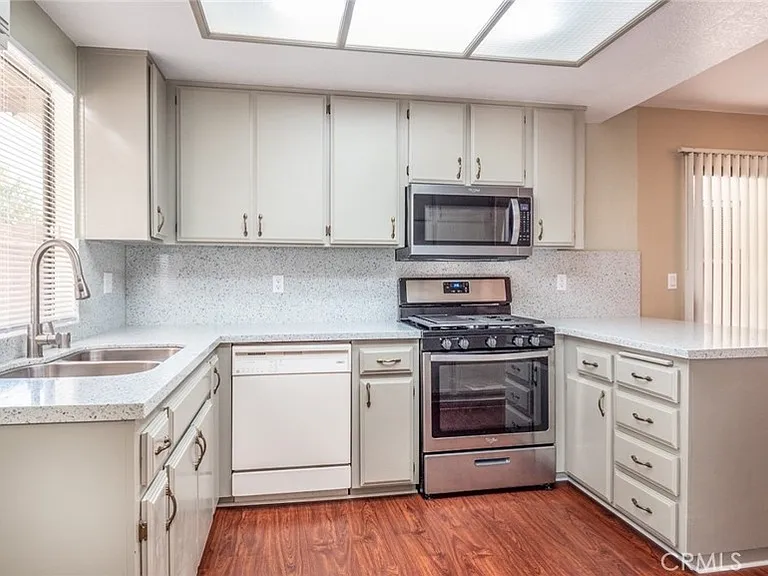 925 Diane Way — Photo 8
