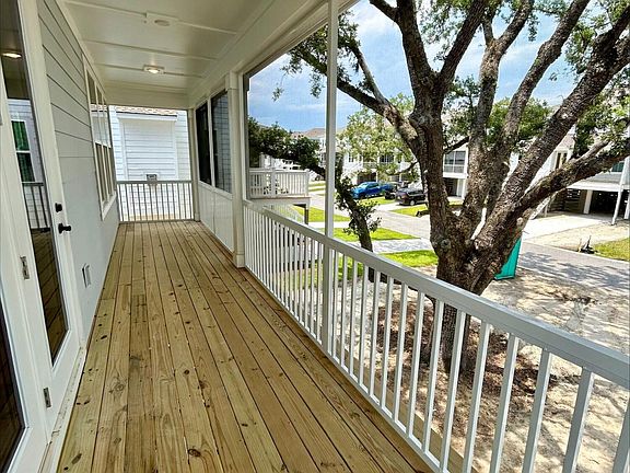 5th image of 1578 N Lakeshore Dr #1004