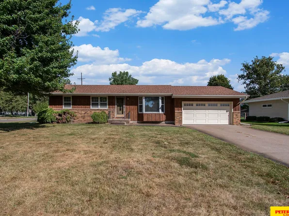 1668 W 11th St, Fremont, NE 68025