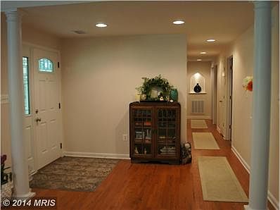 Pillars accent the foyer!