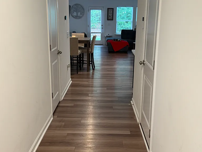 5104 Cambrey Dr — Photo 2
