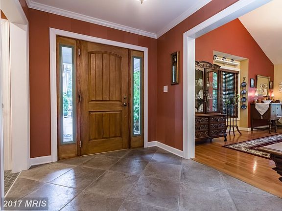 Gracious foyer to greet your guests