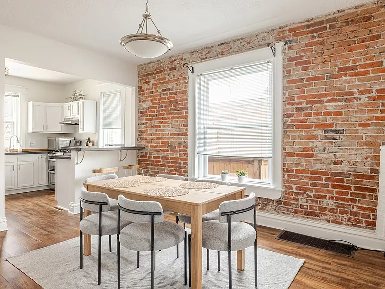 2538 N High St — Photo 12