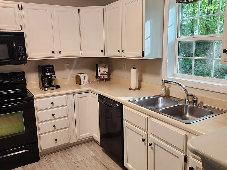 108 Jackson Ave — Photo 4