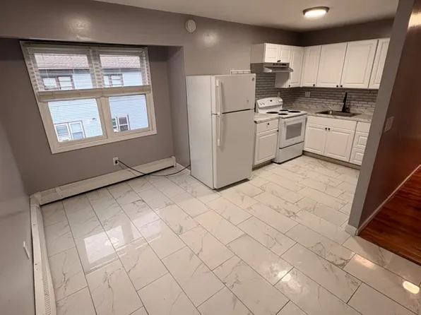 20 Clover Pl #2, New Haven, CT 06519