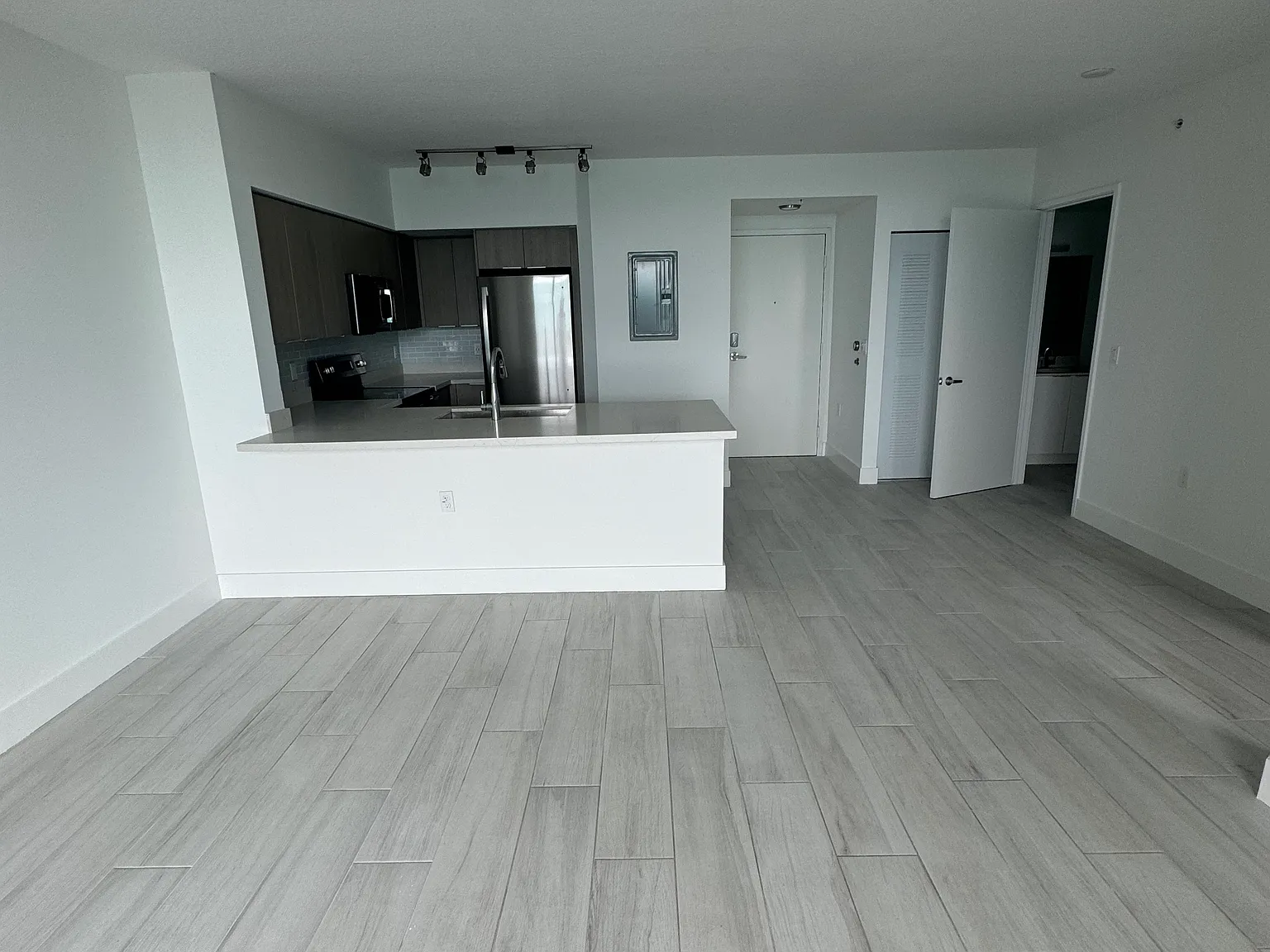 602 E Dania Beach Blvd — Photo 4