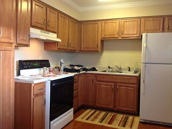 4th image of 729 Brookwood Ct