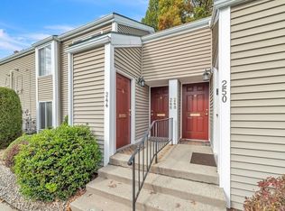 246 Nassau Dr, Springfield, MA 01129