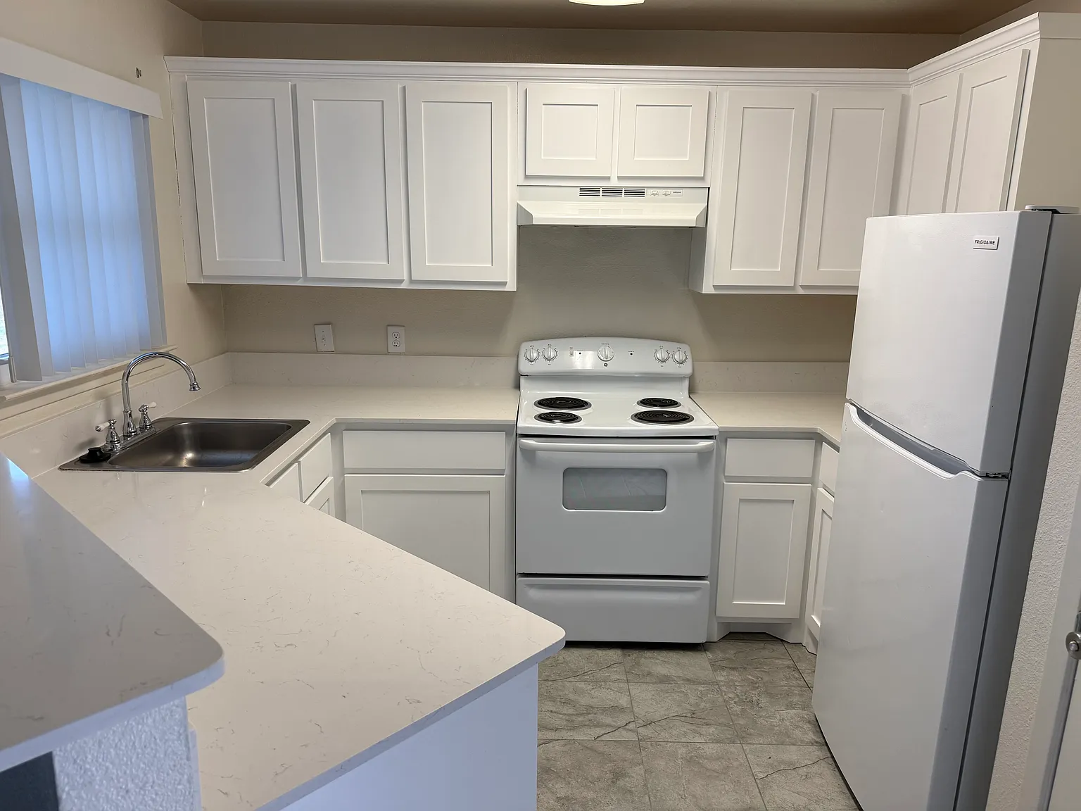 2 bed, 940 sqft, $1,450 — Photo 3
