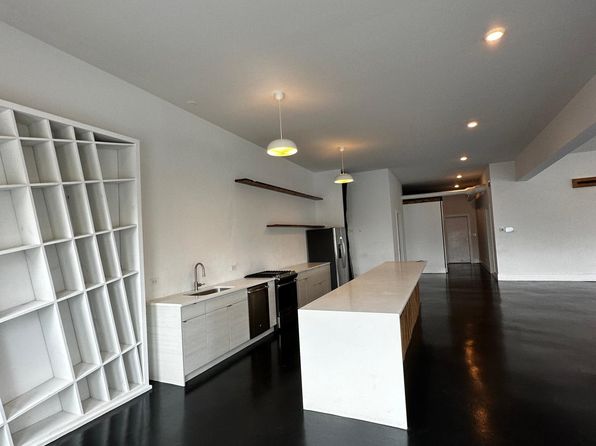 2500 W Chicago Ave #2E