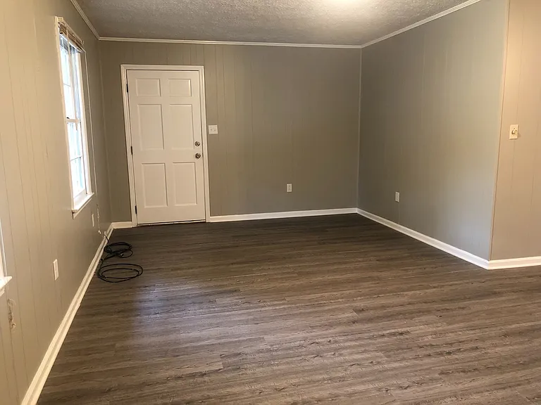 515 Chateau Dr SE — Photo 4