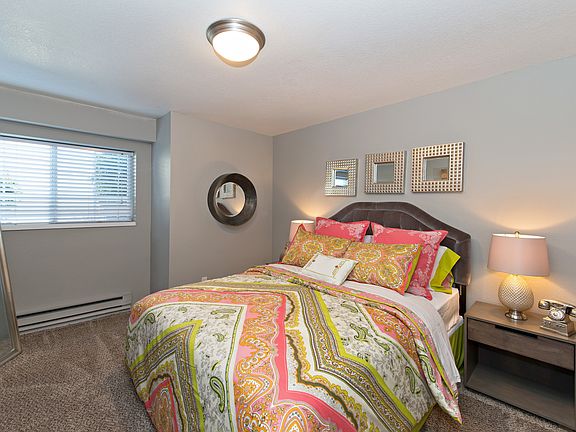 3rd image of 1900 SW Campus Dr APT 33-104