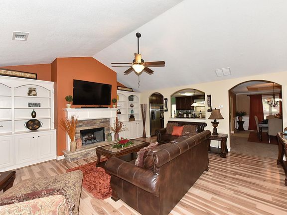 5th image of 549 Lake Vista Dr