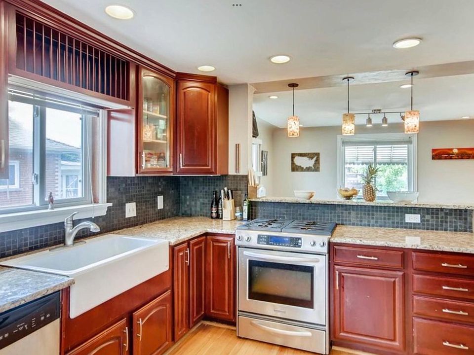 3 Bedroom Home in West Highlands!