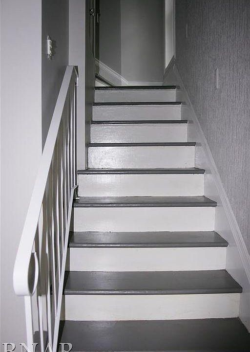 2nd image of 1302 E Grove St APT 2