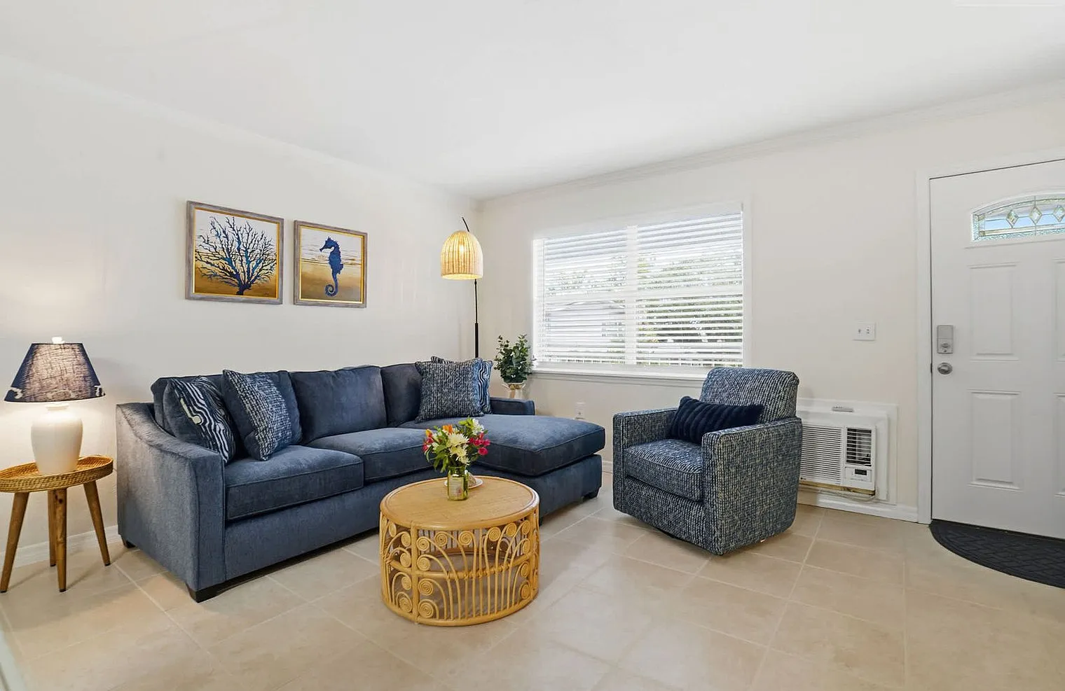 1 bed, 1.0 bath, 635 sqft, $2,026 — Photo 2