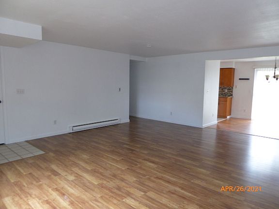 4th image of 14521 NE 6th Pl APT 3