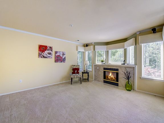 5th image of 22707 SE 43rd Ct