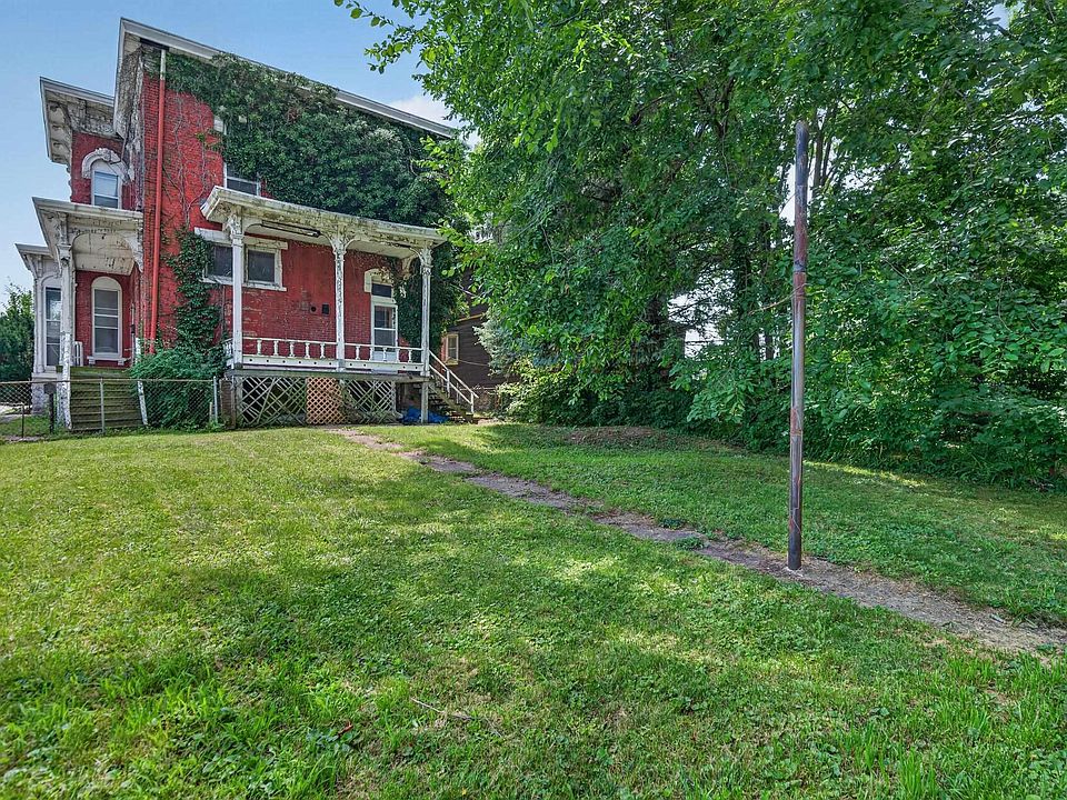 4th image of 1012 E Broadway St