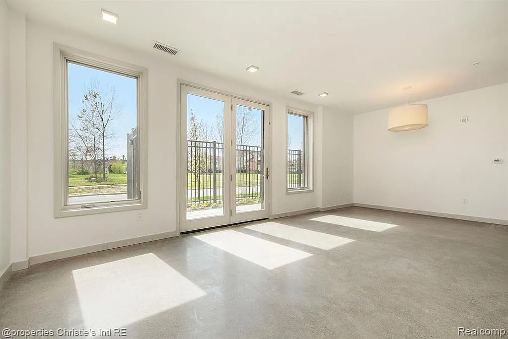 1 bed, 1.0 bath, 883 sqft, $2,250 — Photo 3