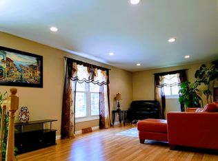 20805 N Elizabeth Ave, Prairie View, IL 60069