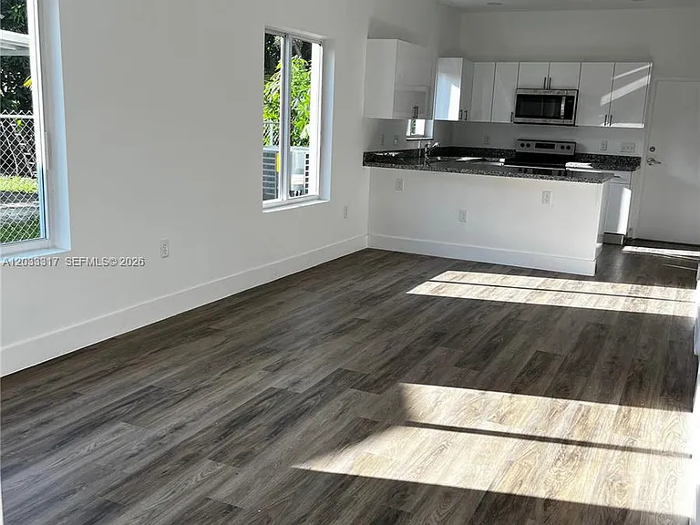 37 NW 70th St #B — Photo 2