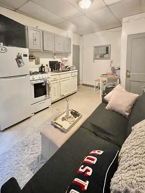 2 bed, $2,650 — Photo 2