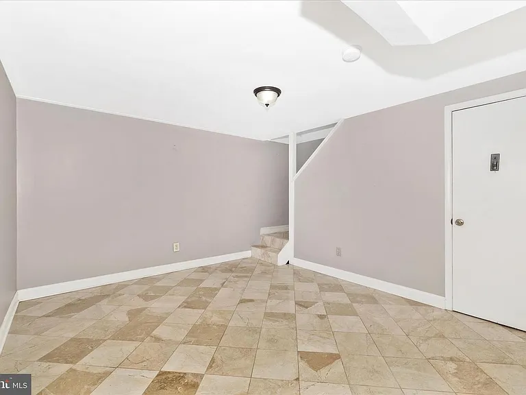 674 College Pkwy — Photo 34