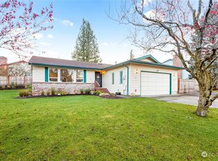 2433 N Bakerview Park Dr, Ferndale, WA 98248