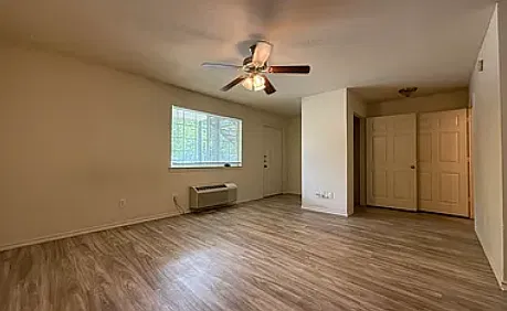 Studio, 510 sqft, $795 — Photo 4