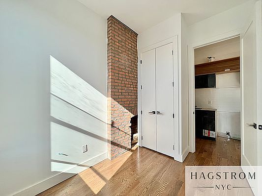 5th image of 631 E 6th St #5F