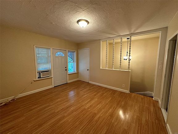 4th image of 3859 Alberta St Floor 2