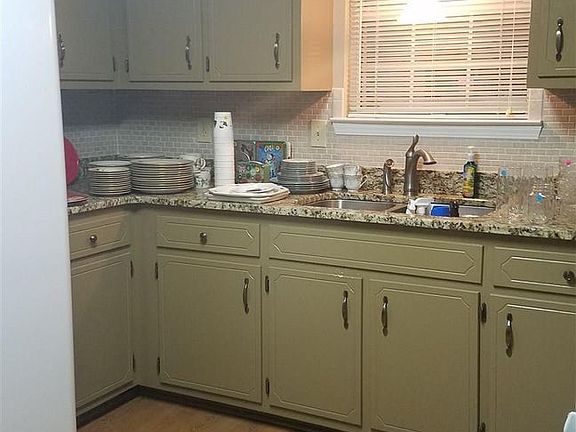 3rd image of 35 Branchwood Dr