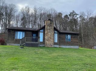 152 Crescent Moon Dr, Parkersburg, WV 26101